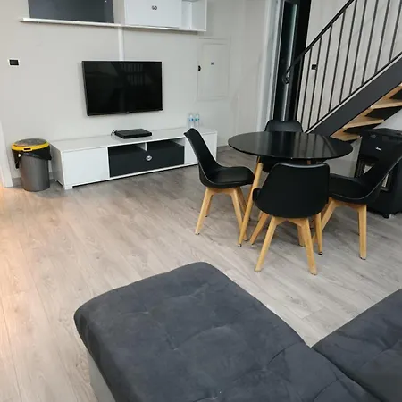 Grey In Centro Holiday home *